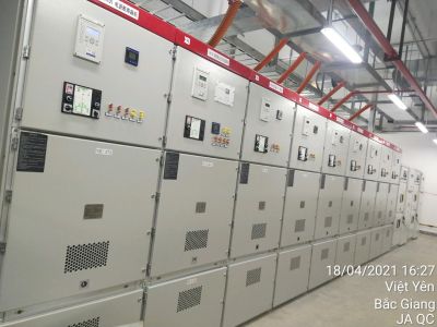 CẤP ĐIỆN, THÍ NGHIỆM VÀ LẮP ĐẶT TẠI CÔNG TY JA SOLAR PV VIỆT NAM - 给越南晶澳太阳能公司供电、测试及安装